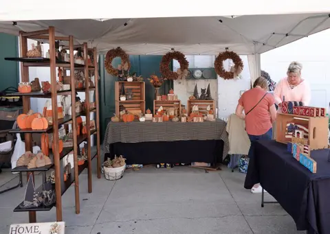 Craft Tables photo 7