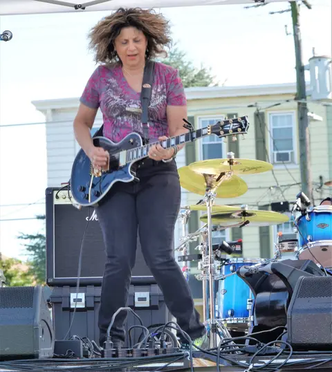 Entertainment photo 12