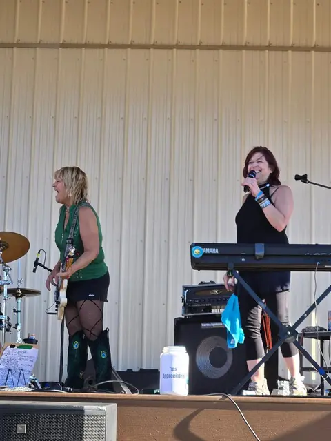 Entertainment photo 5