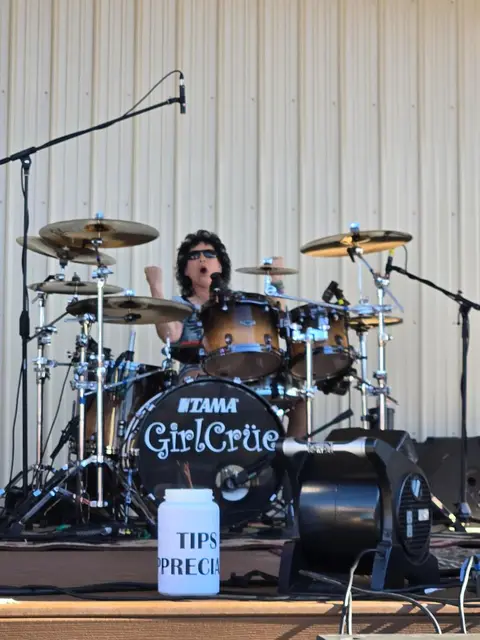 Entertainment photo 6
