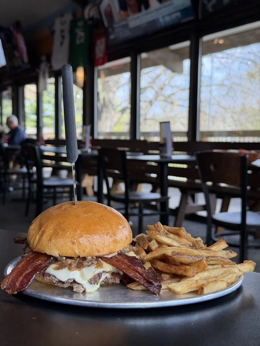 Louie's Kitchen and Bar — vendor photo 1 of 1